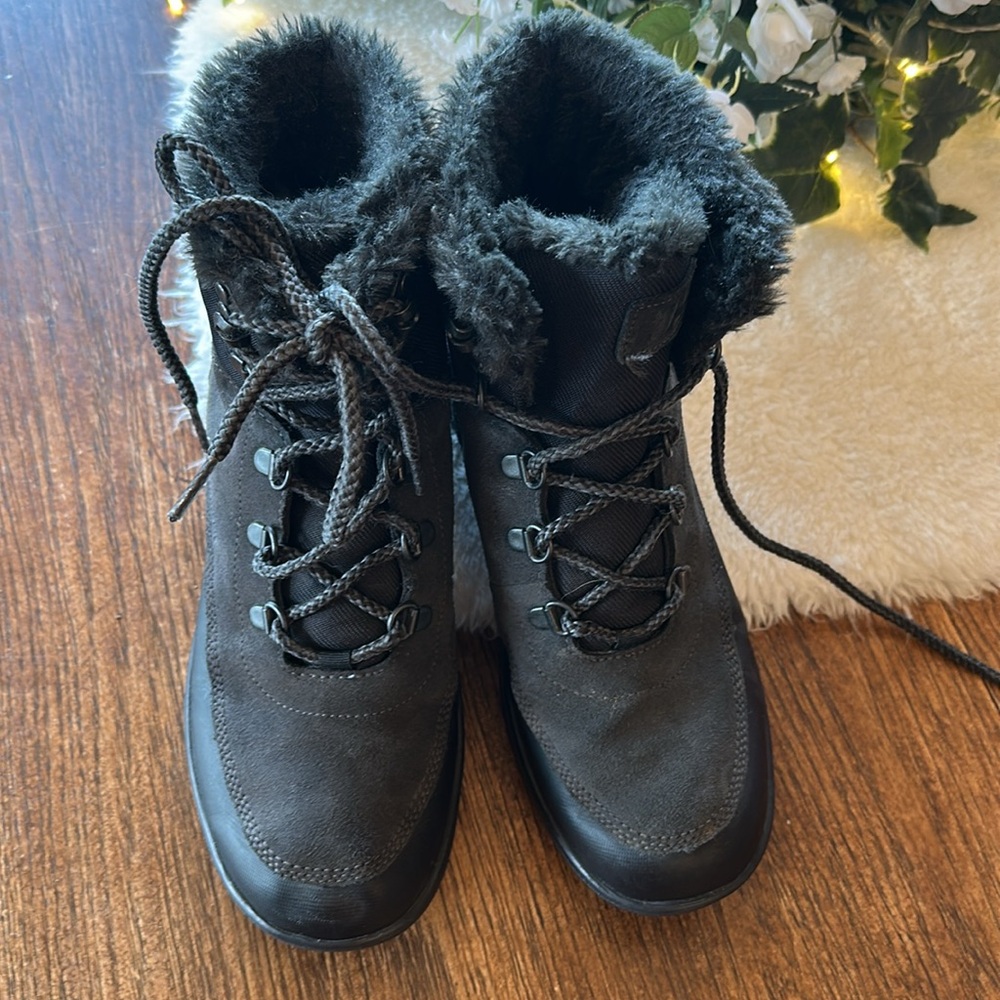Helly Hansen boots